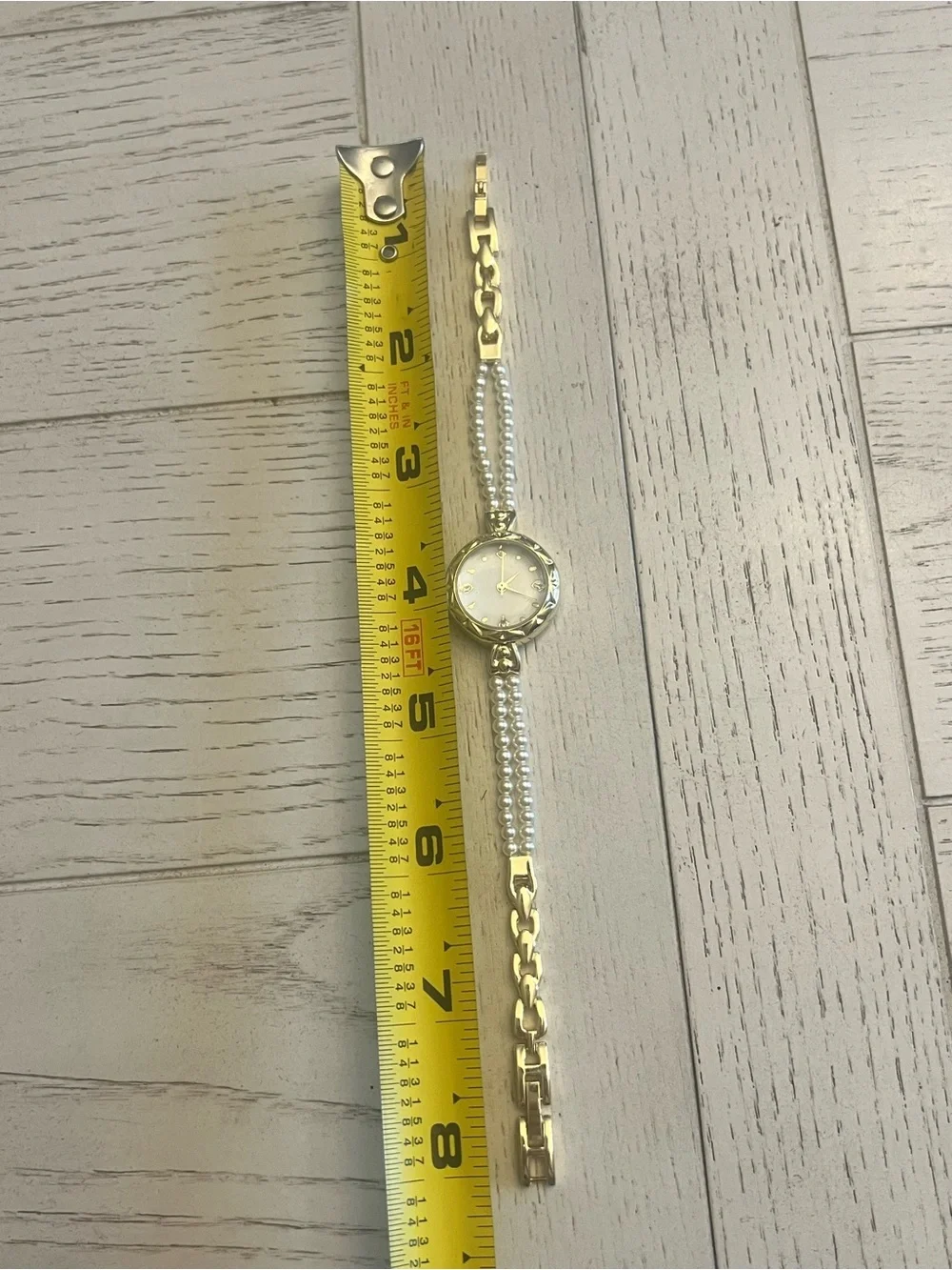 Accutime elegant vintage